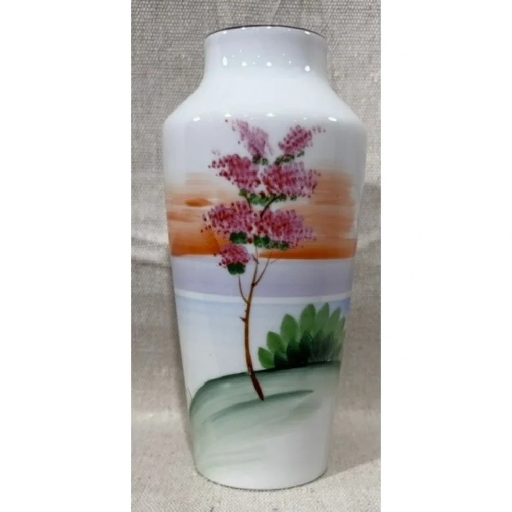 Meito China Hand Painted Japanese Landscape Cherry Blossom Bud Vase 6.5